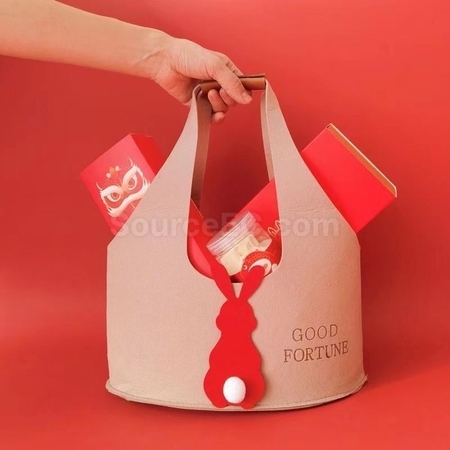 客製化兔子毛氈包禮品