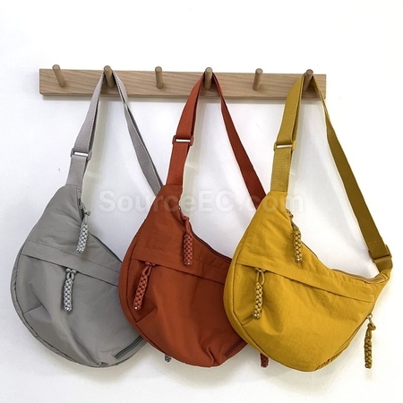 客製化尼龍布斜挎餃子包禮品